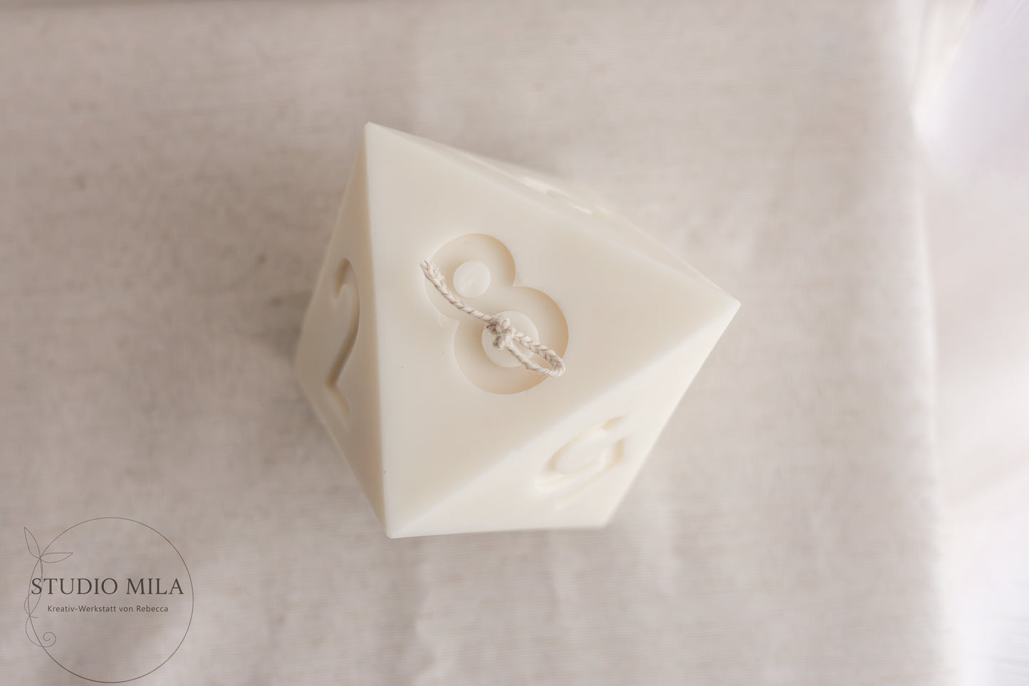 Würfel-Kerze aus Rapswachs