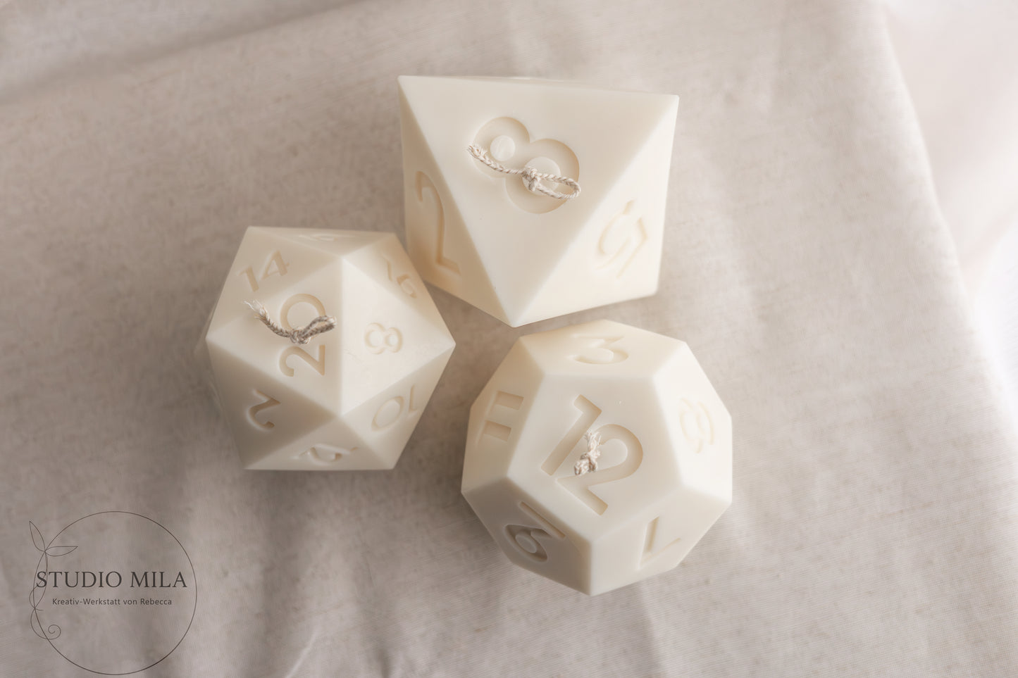 Würfel-Kerze aus Rapswachs