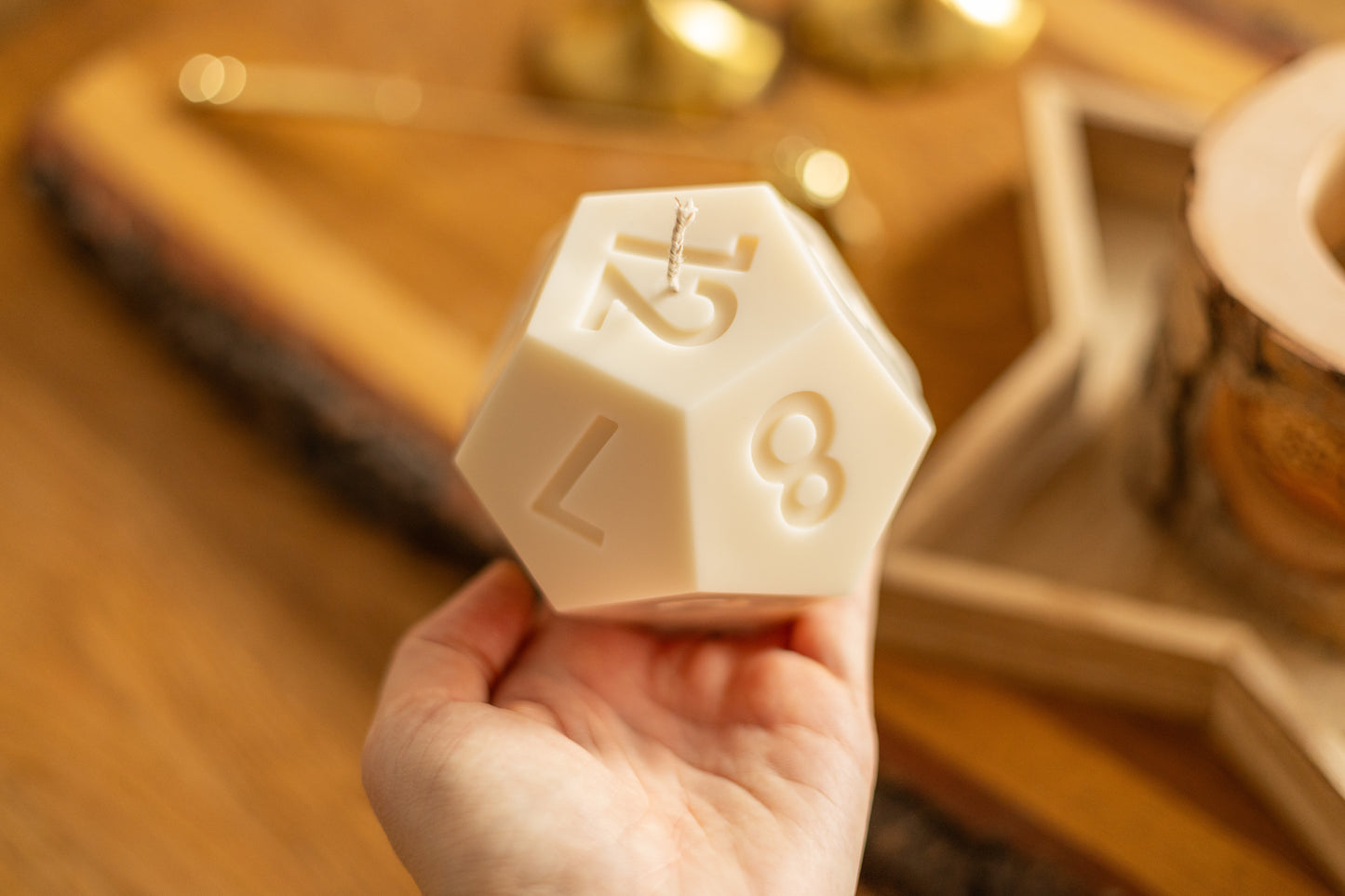 Würfel-Kerze aus Rapswachs