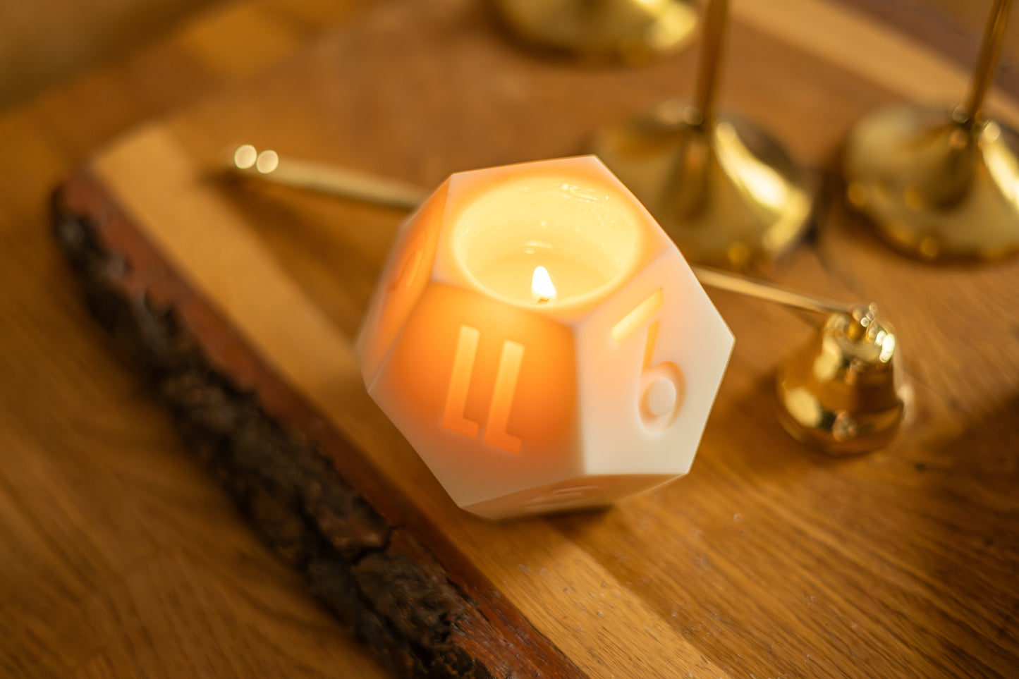 Würfel-Kerze aus Rapswachs